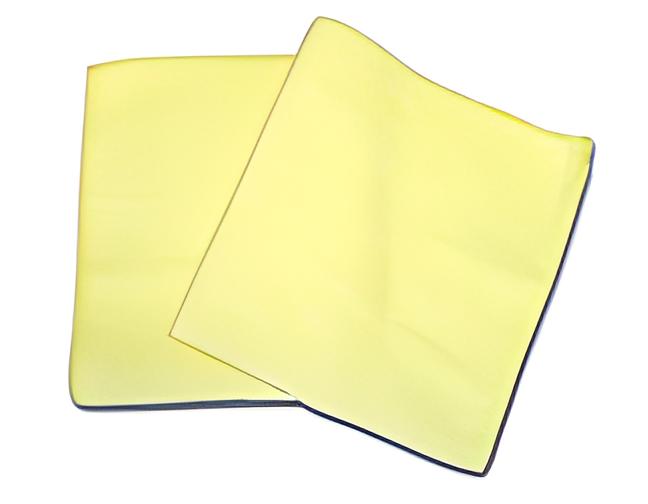 Breazy 120122 Green Microfiber Cleaning Cloths (14in x 13.7in), Bulk 25-Pack for Professional Use.